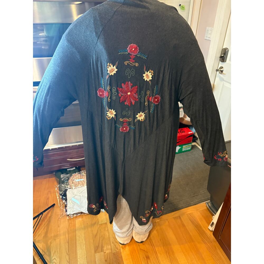 Caite Women's Gray Floral Embroidered Cardigan Duster Size 2X - Picture 6 of 16